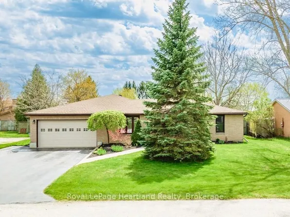 4 Ducharme Cres, Bluewater, ON N0M 1G0