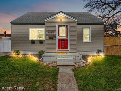 22901 Pleasant St, Saint Clair Shores, MI, 48080