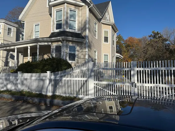 141 Winthrop St #1, Brockton, MA 02301