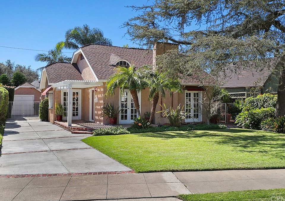 1st image of 2328 Bonnie Brae
