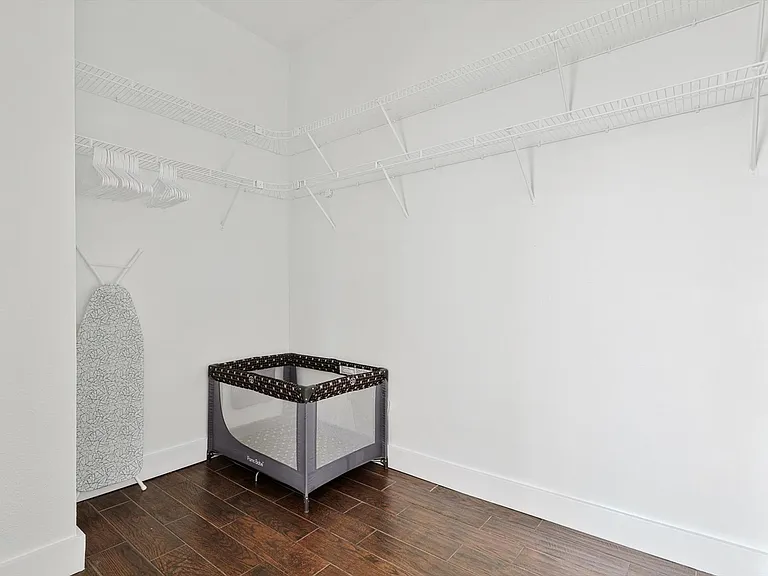 3322 Darby Ln — Photo 63