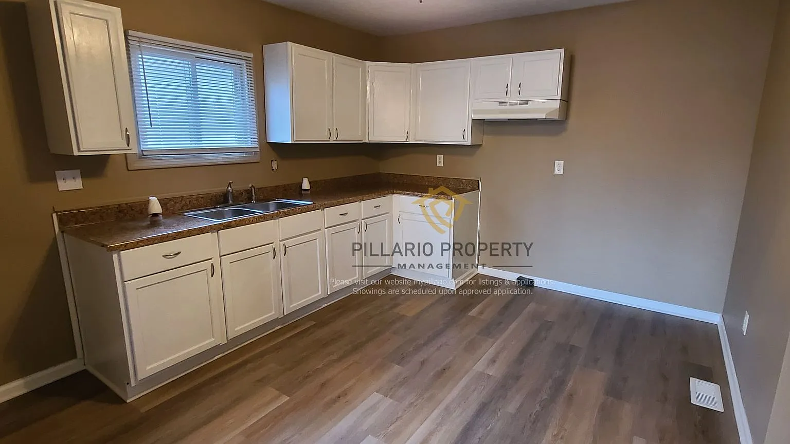 Refreshed 3 Bedroom Home with Partially Fenced In Yard, Available NOW! — Photo 4