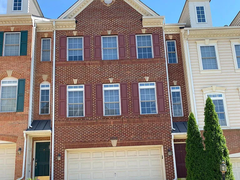 9656 Potters Hill Cir — Photo 1