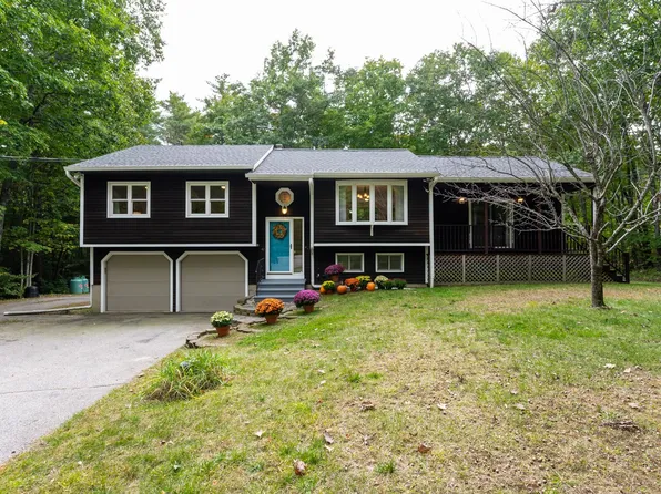 42 Ann Logan Circle, Raymond, NH 03077