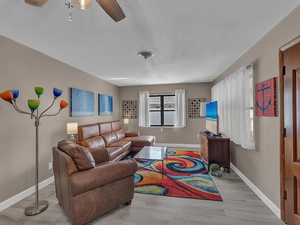 3 bed, 3.0 bath, 1614 sqft, $2,900 — Photo 4