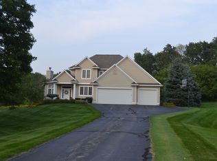 8674 Olde Meadow Dr NE, Rockford, MI 49341