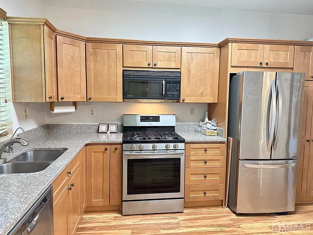 Building Photo - 6111 Cedar Ct