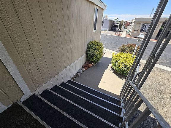 5th image of 7229 Gatling Dr NE