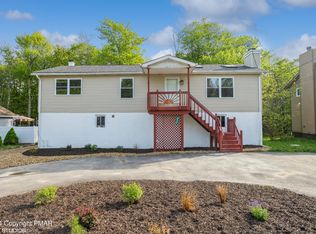 9030 Idlewild Dr, Tobyhanna, PA