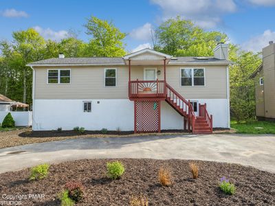9030 Idlewild Dr, Tobyhanna, PA, 18466