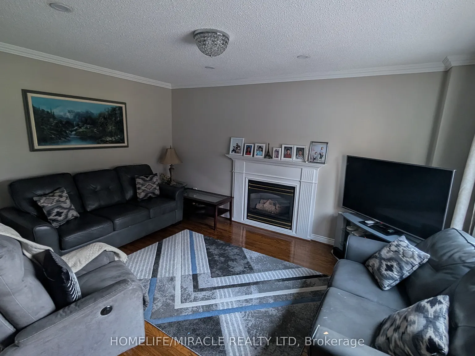 4 bed, $3,500 — Photo 1