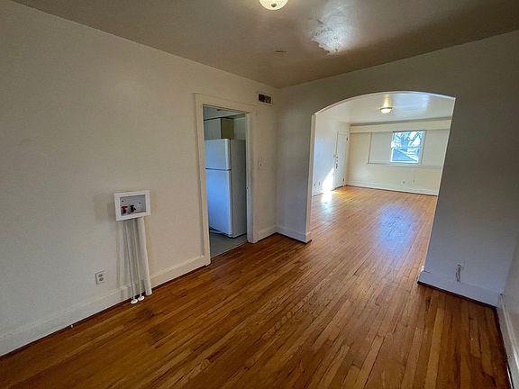 3rd image of 214 Martin St APT 3