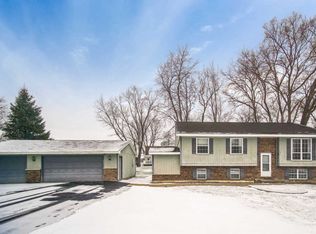 1704 Marguerite St, Crystal Lake, IL 60014