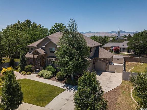 3rd image of 10242 S Royal Meadows Ct