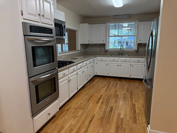 5th image of 3674 Dexter Dr