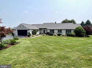 19 Crossgate Ln, Robesonia, PA 19551