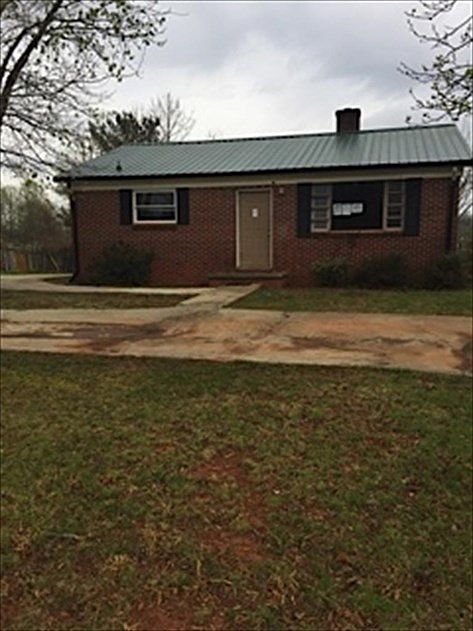 1st image of 320 33rd Street Dr SE