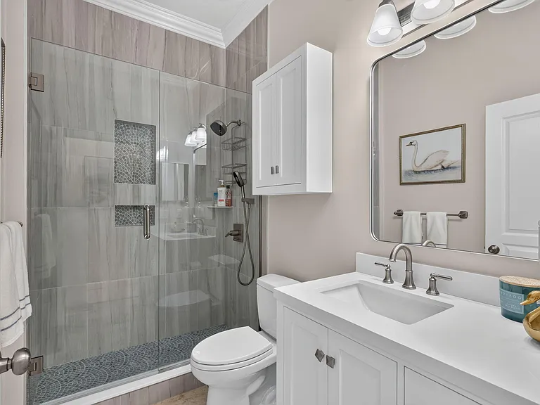 10542 SW Westlawn Blvd — Photo 15