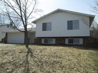 142 Lake Ridge Dr, Saint Peters, MO 63376