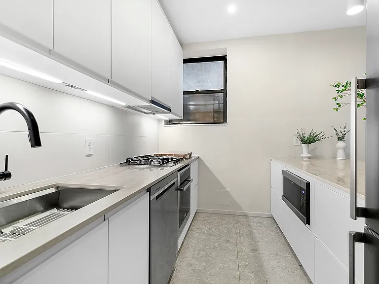 66-72 Saint Nicholas Ave #4D — Photo 4