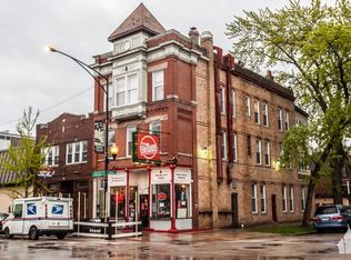 2000 W Roscoe St #1, Chicago, IL 60618