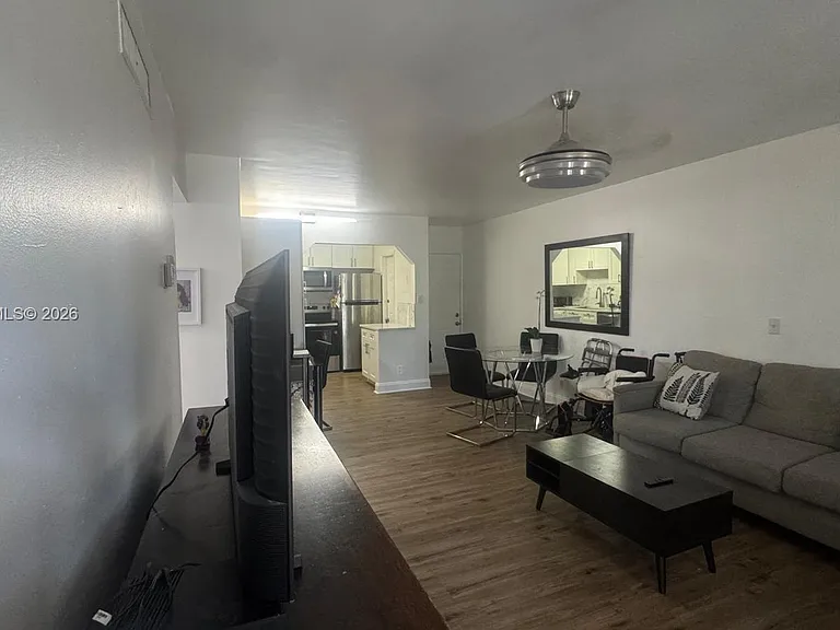 636 NW 13th St #230 — Photo 3