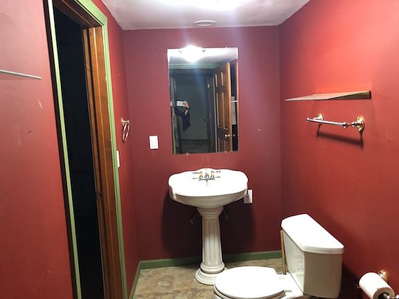 Basement half-bath