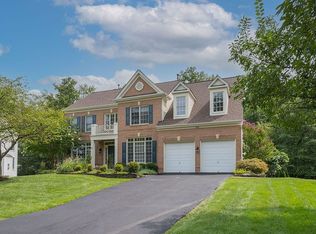 7376 Hunters Oak Ct, Springfield, VA 22150