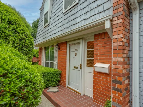 1115 Roaring Springs Rd, Fort Worth, TX 76114