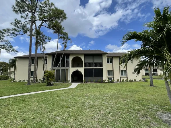 116 Lake Pine Circle, Greenacres, FL 33463