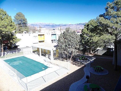 5th image of 1400 Valencia Dr SE