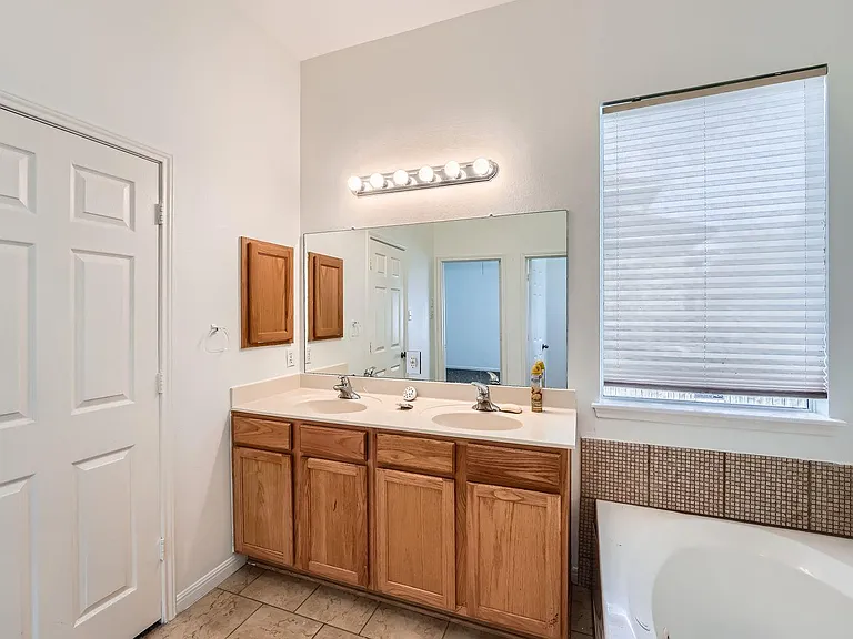 1402 Weatherford Dr — Photo 19