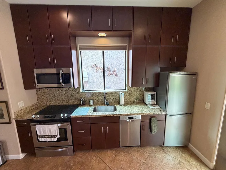 4132 E Grandview Cir — Photo 3