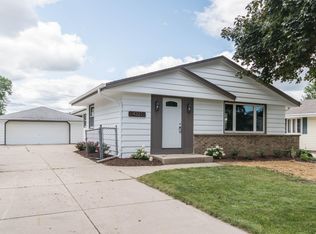 4221 S 89th St, Greenfield, WI 53228