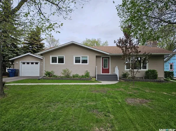 205 1st E, Carlyle, SK S0C 0R0