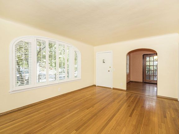 3rd image of 461 Matadero Ave