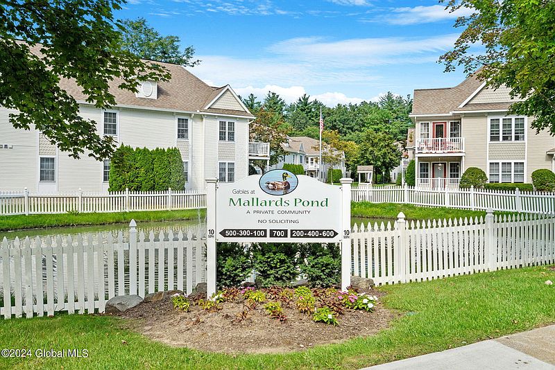 3rd image of 401 Mallards Pond Lane