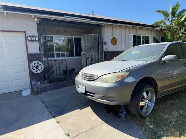 9096 Elm Ave, Fontana, CA 92335