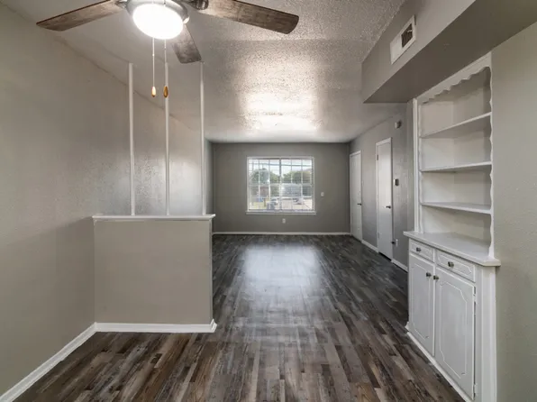 Royal Terrace: Leasing Specials! Renovated Euless Apartments, New Management!