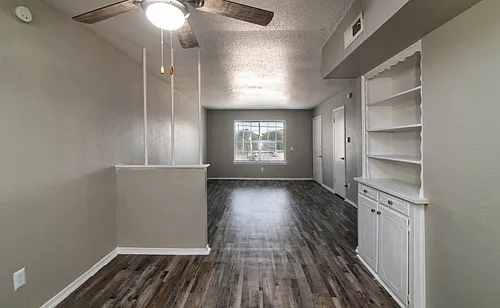 Royal Terrace: Leasing Specials! Renovated Euless Apartments, New Management! Photo 1