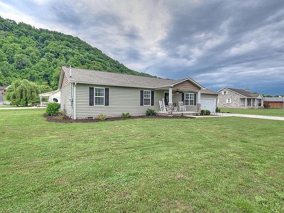 2nd image of 105 Robert Lincoln Ct