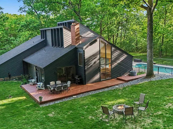 5143 Green Meadows Rd, Grand Blanc, MI 48439