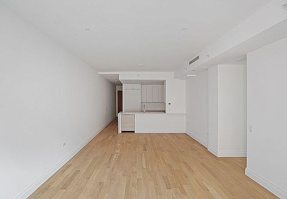 3rd image of 1104 Lexington Ave #2B