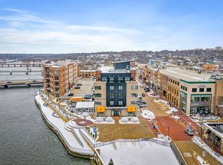 50 S 1st St #E4, Saint Charles, IL 60174