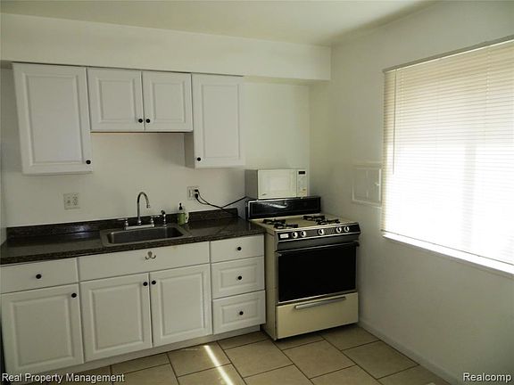 5th image of 26131 Coolidge Hwy #26135