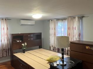 76 Moeller St, Hicksville, NY 11801