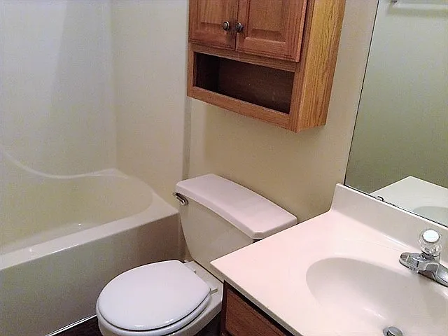 1207 Meadowood Dr — Photo 11