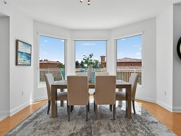555 5th Ave NE #332 — Photo 9