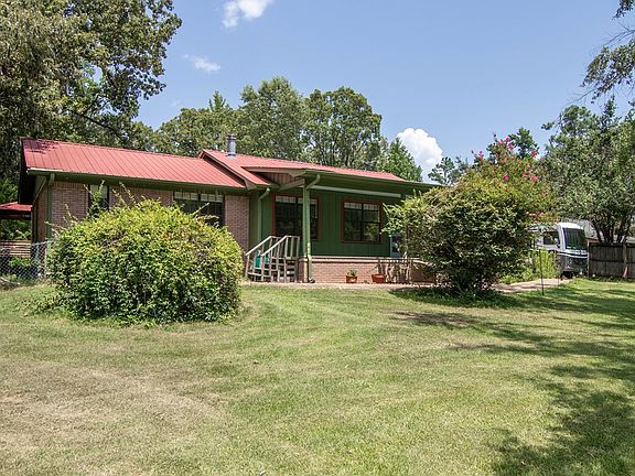 3rd image of 804 County Road 102
