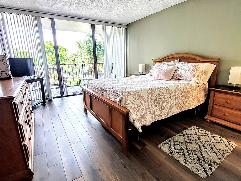 1830 Embassy Dr #306 — Photo 7